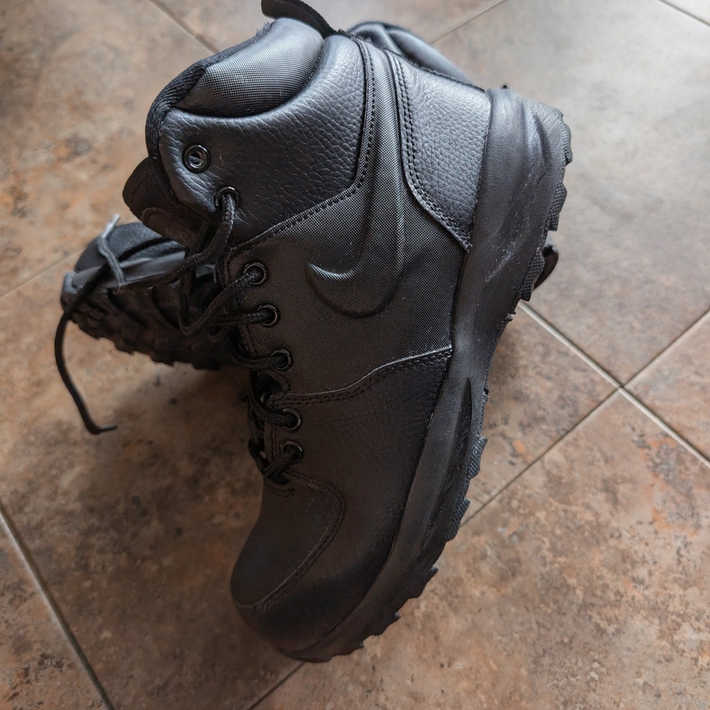Nike Kids Black Waterproof Sneakers